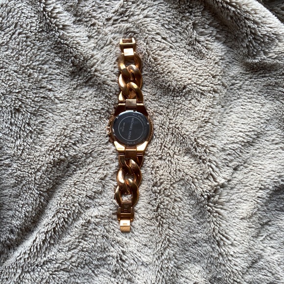 Michael Kors Rose Gold Diamond link Watch - Picture 4 of 4